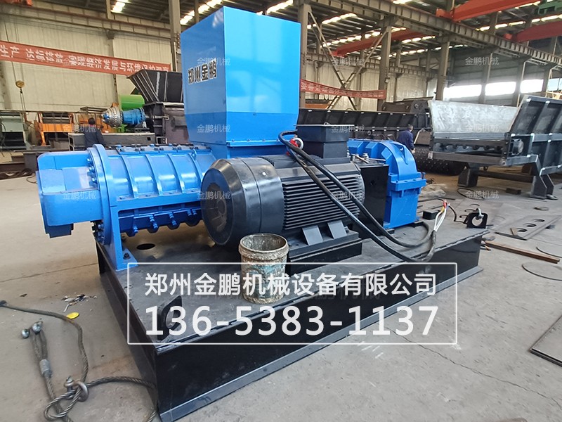 塑料撕碎机是塑料垃圾回收处理的得力助手