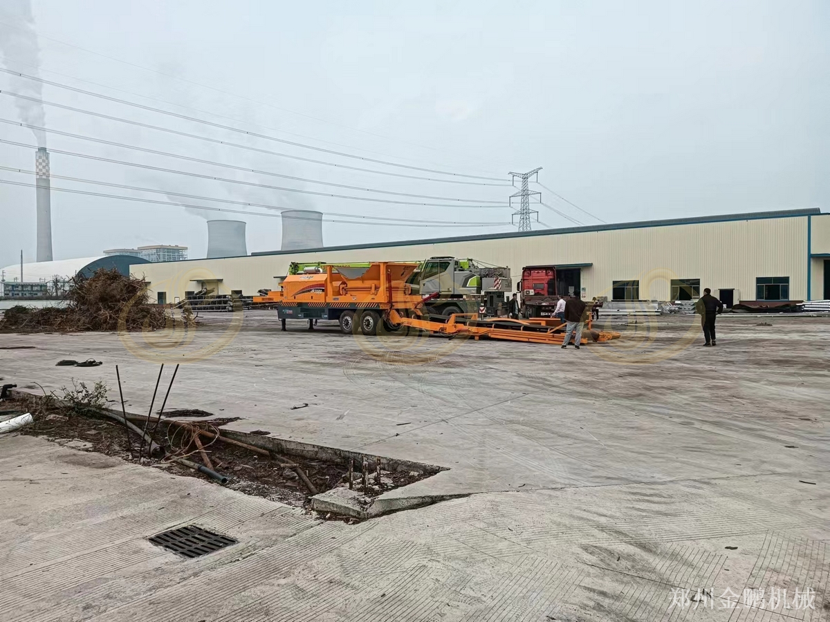 郑州金鹏圆盘式粉碎机粗碎大块硬质木料